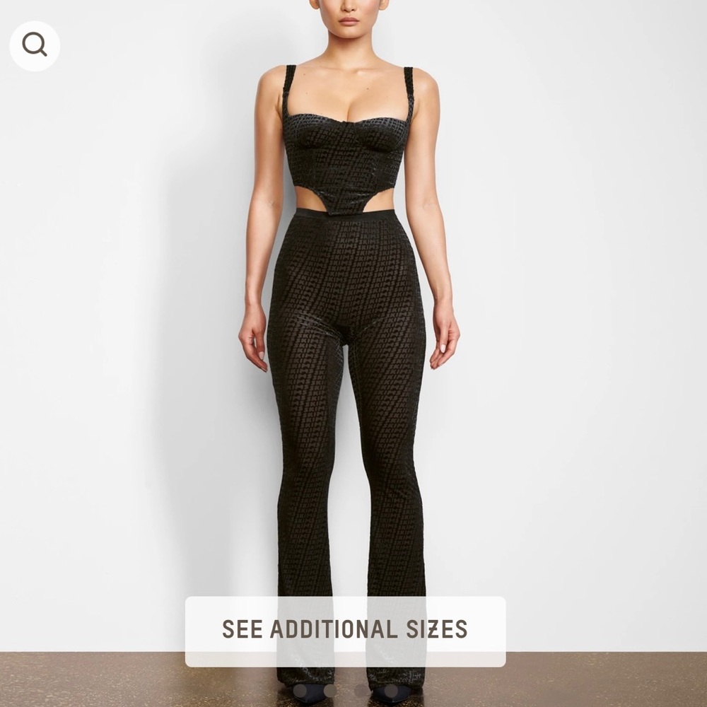 Skims Velvet Flared Legging - NWT - Size M